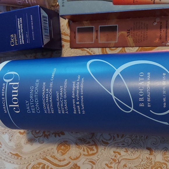 Lot of makeup and skin care - Picture 2 of 16